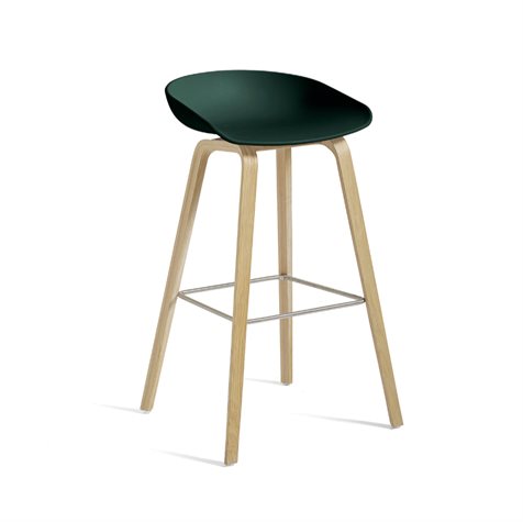 About A Stool 32 (AAS 32 HIGH), sort og lakeret egefinér