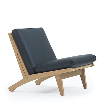 GE370 af Hans J. Wegner, lavrygget lænestol